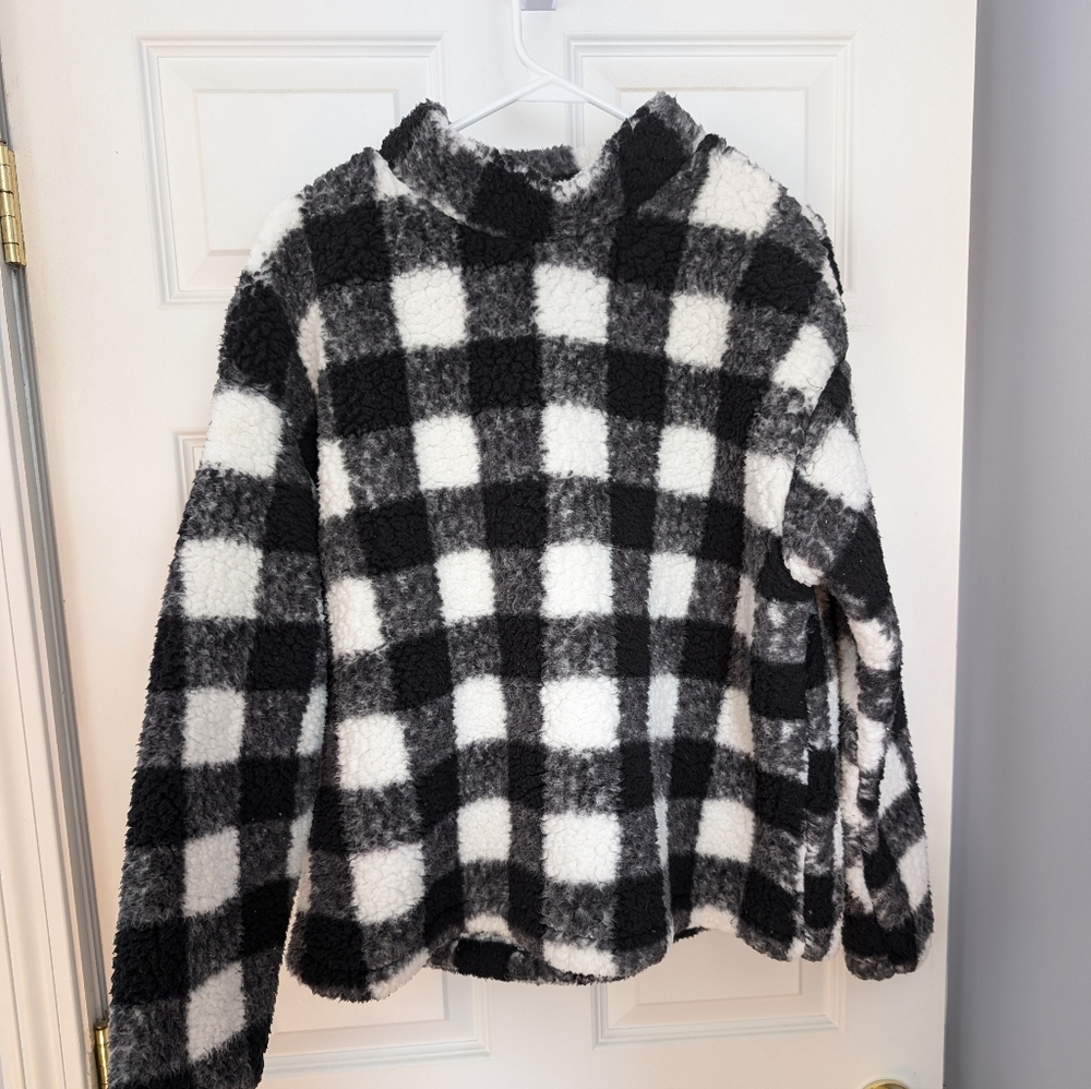 New Balance - Sherpa black and white mock neck pullover